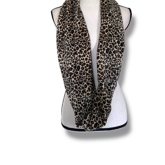 Leopard Print Plush Infinity Scarf Cozy Soft Neck warmer Animal Print - Picture 1 of 8